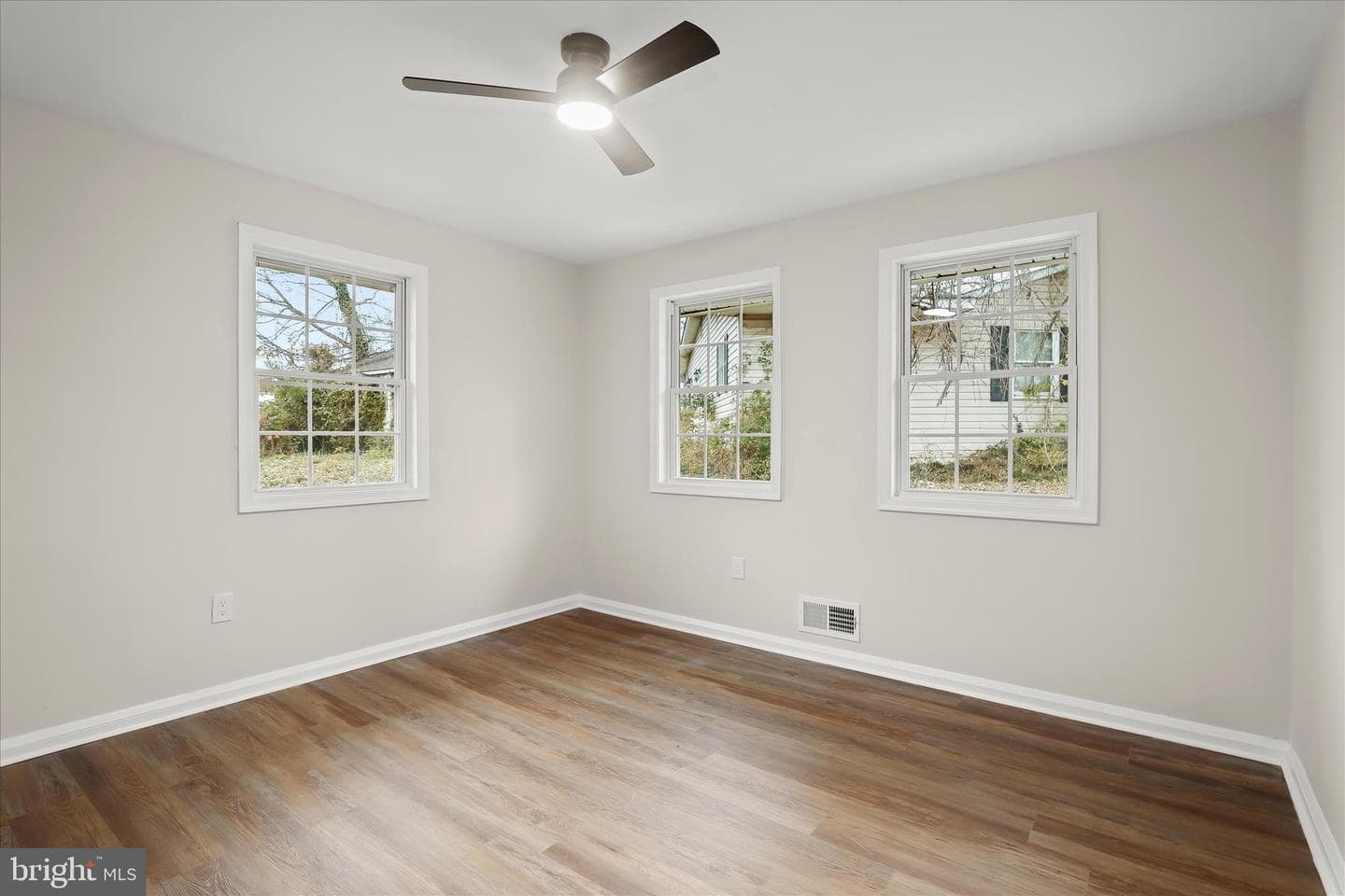 5608 Todd Avenue photo 24