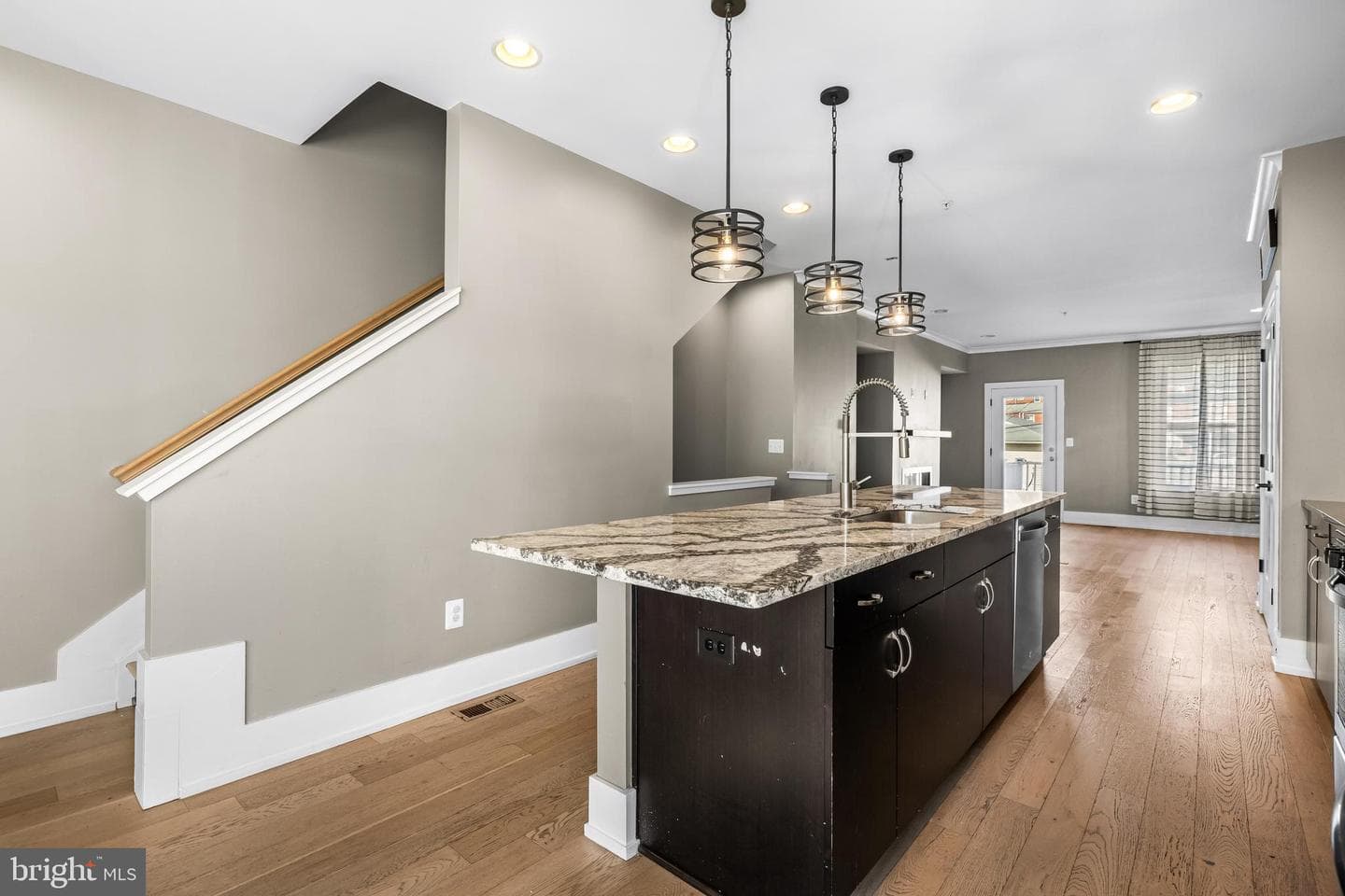 1456 Redfern Avenue photo 21