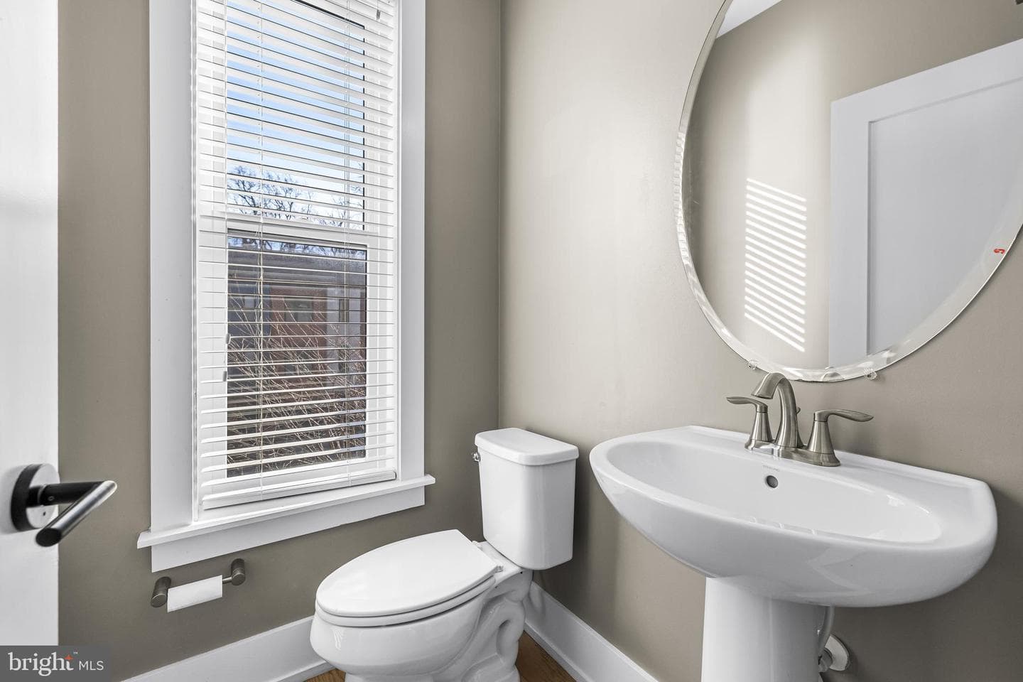 1456 Redfern Avenue photo 22