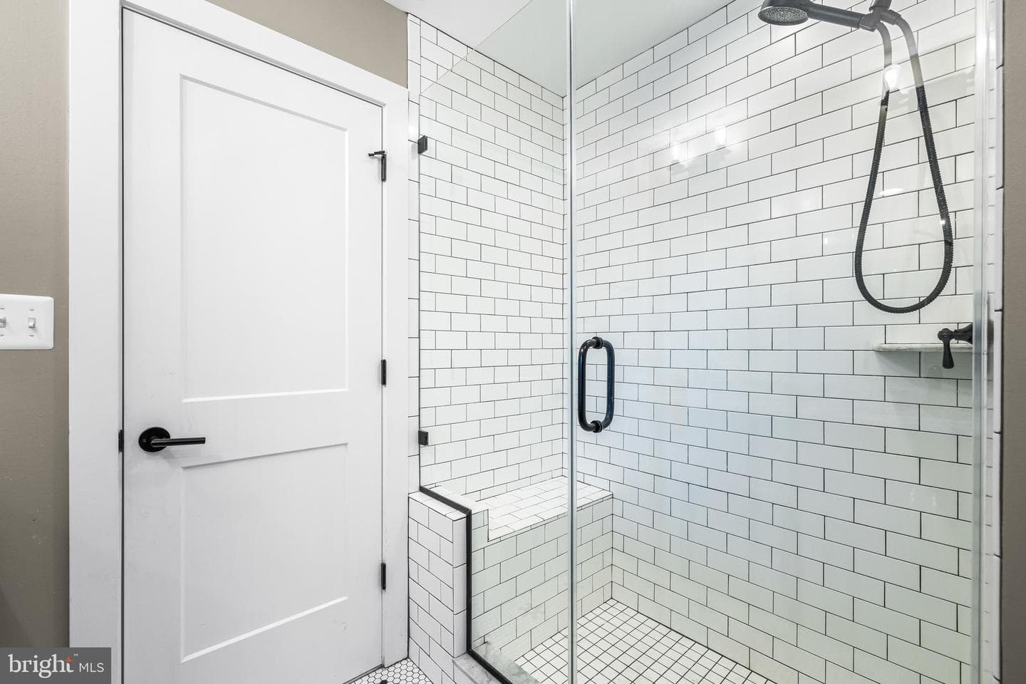 1456 Redfern Avenue photo 29