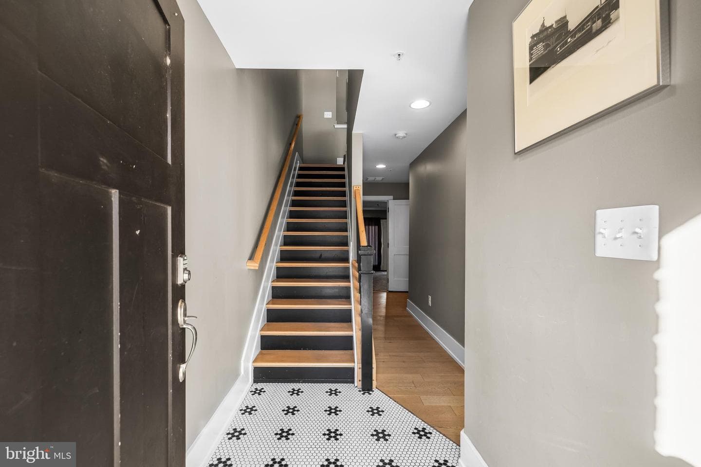 1456 Redfern Avenue photo 3
