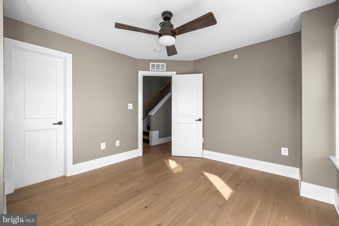 1456 Redfern Avenue photo 31
