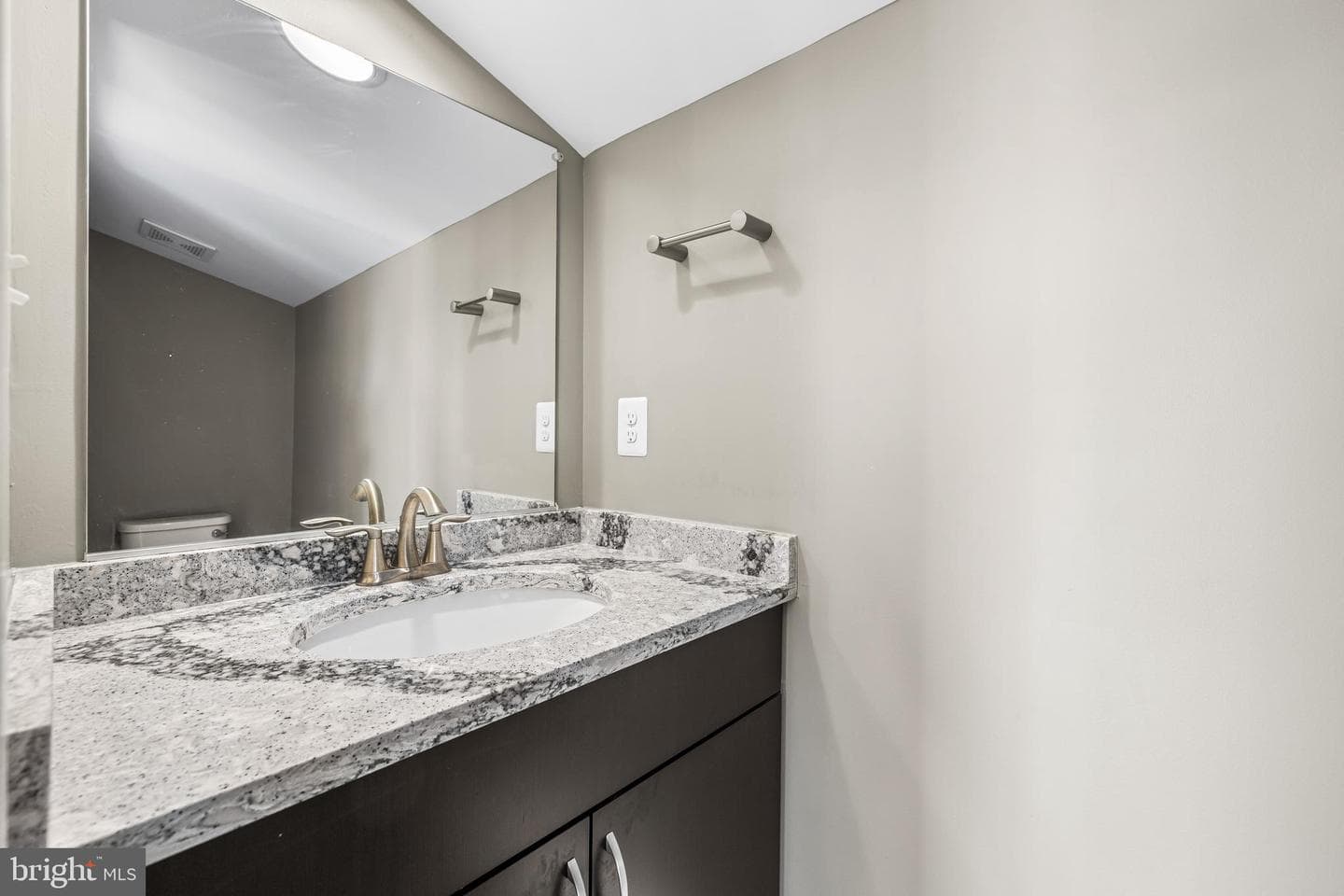 1456 Redfern Avenue photo 38