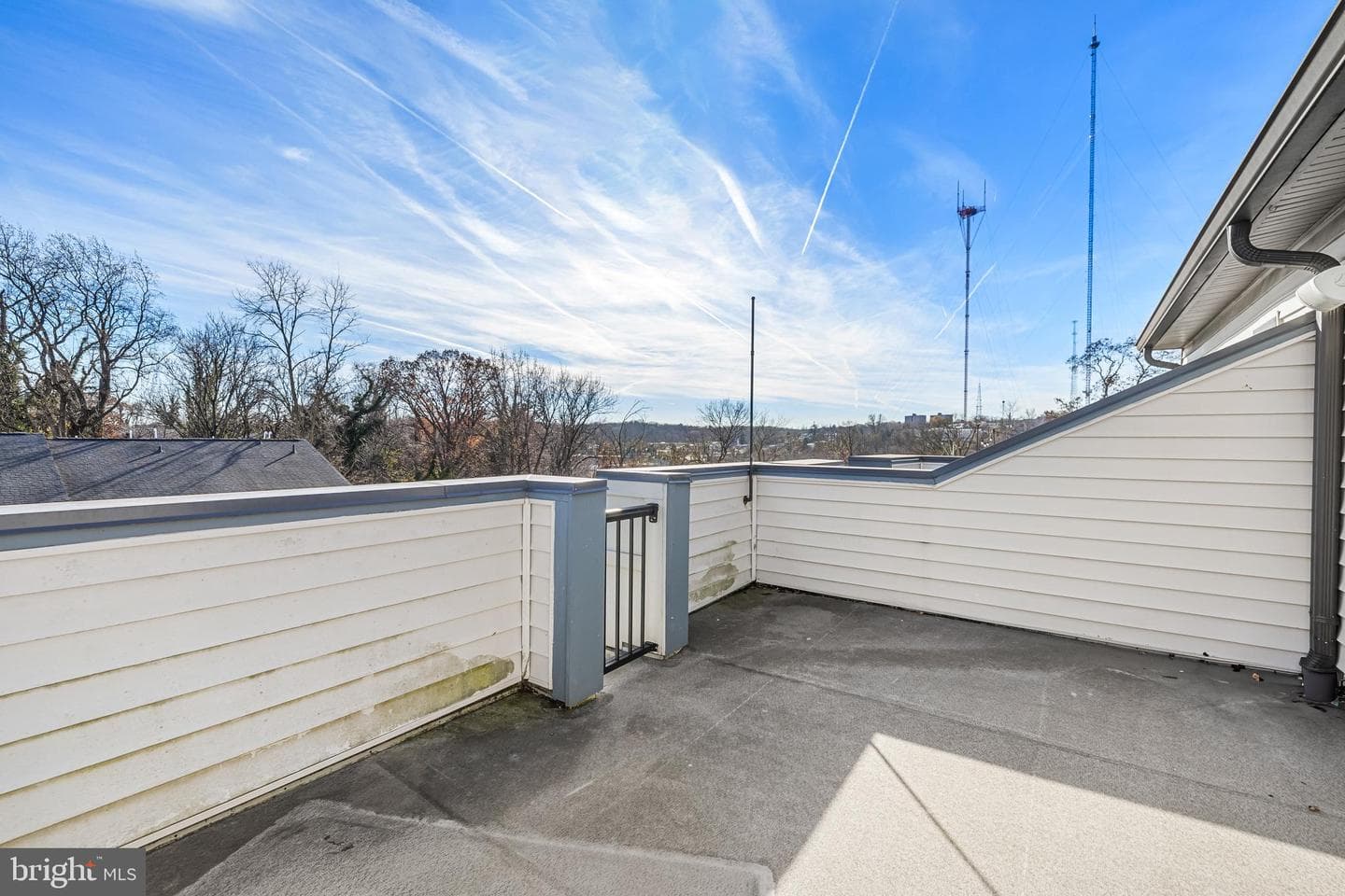 1456 Redfern Avenue photo 39