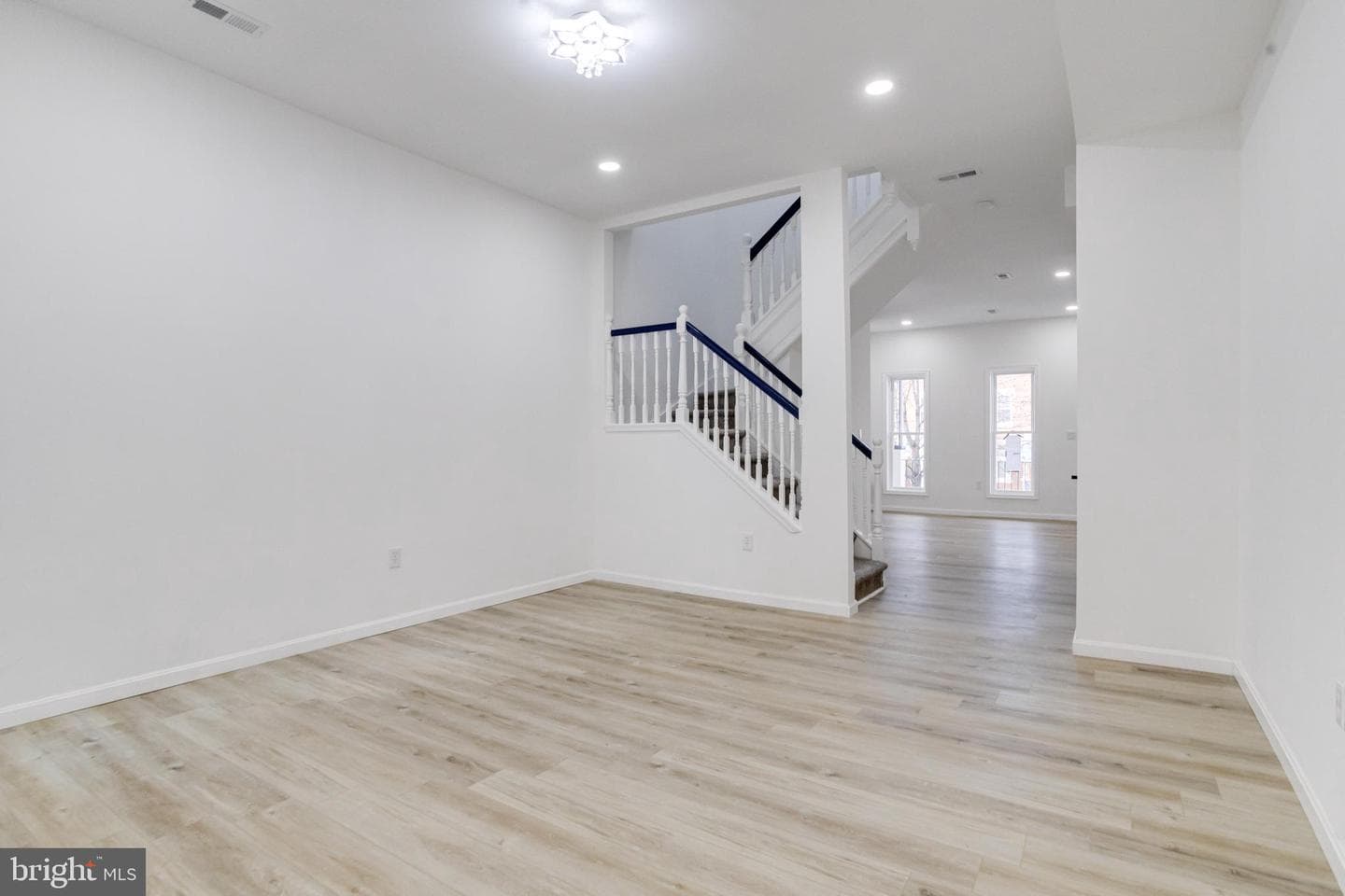 3015 Windsor Avenue photo 28