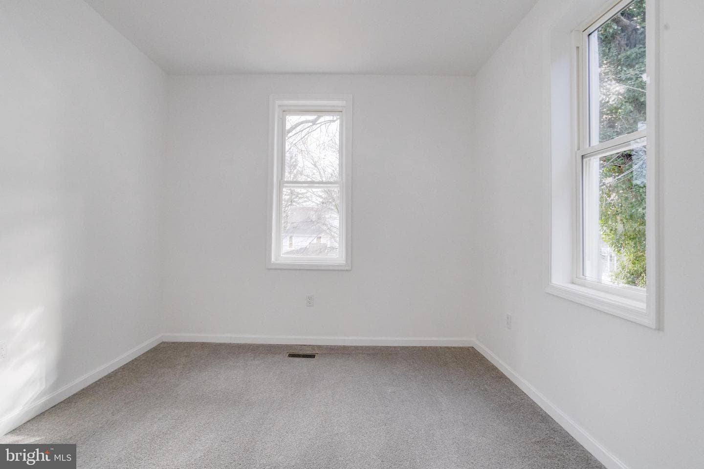 3015 Windsor Avenue photo 61