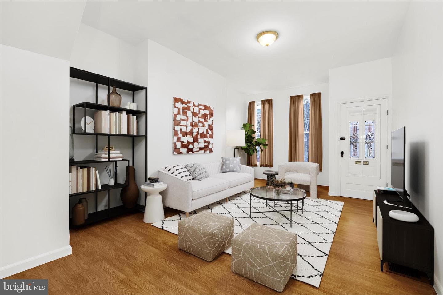 2819 Hudson Street photo 2