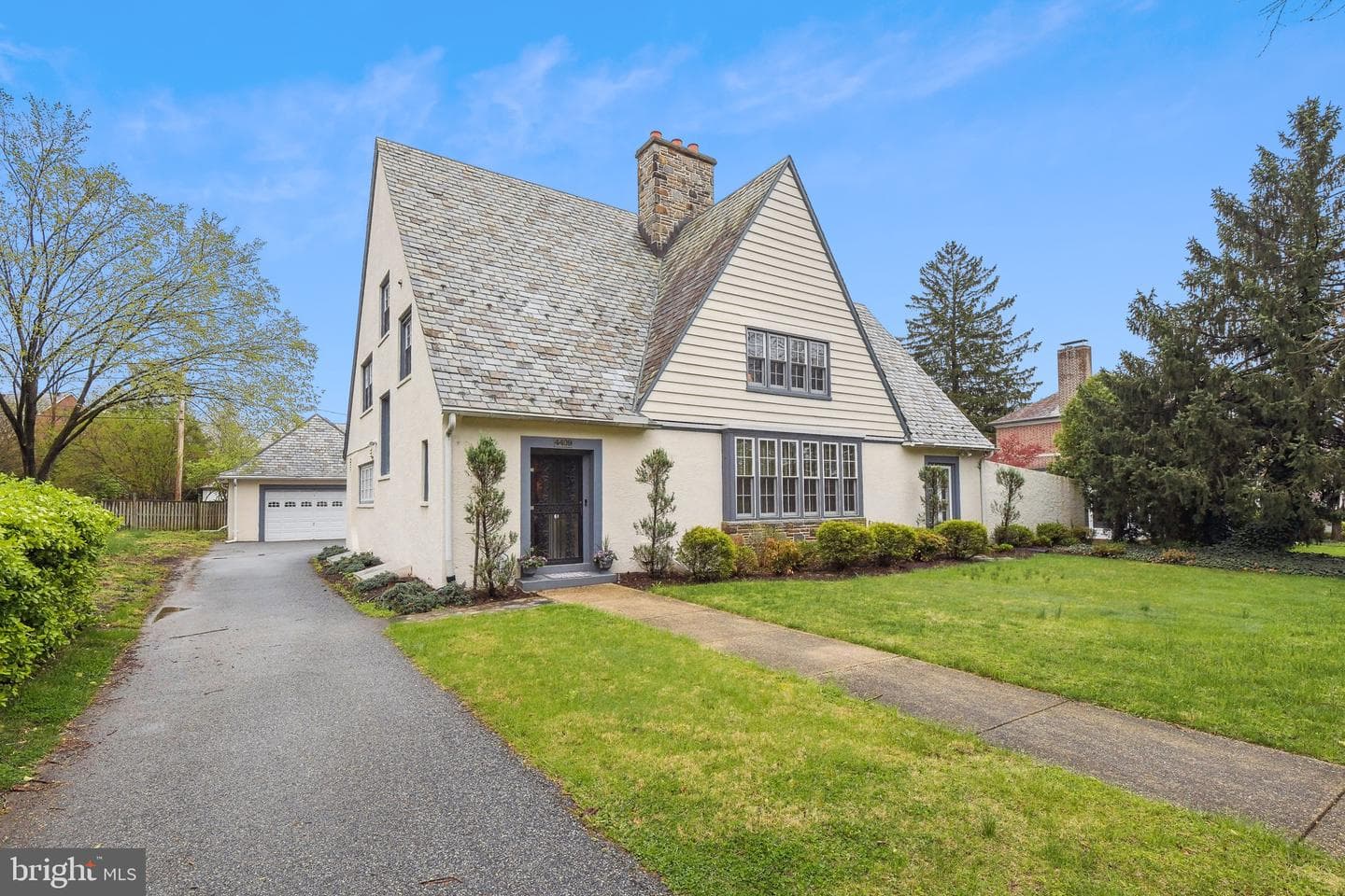 4409 N Charles Street photo 2