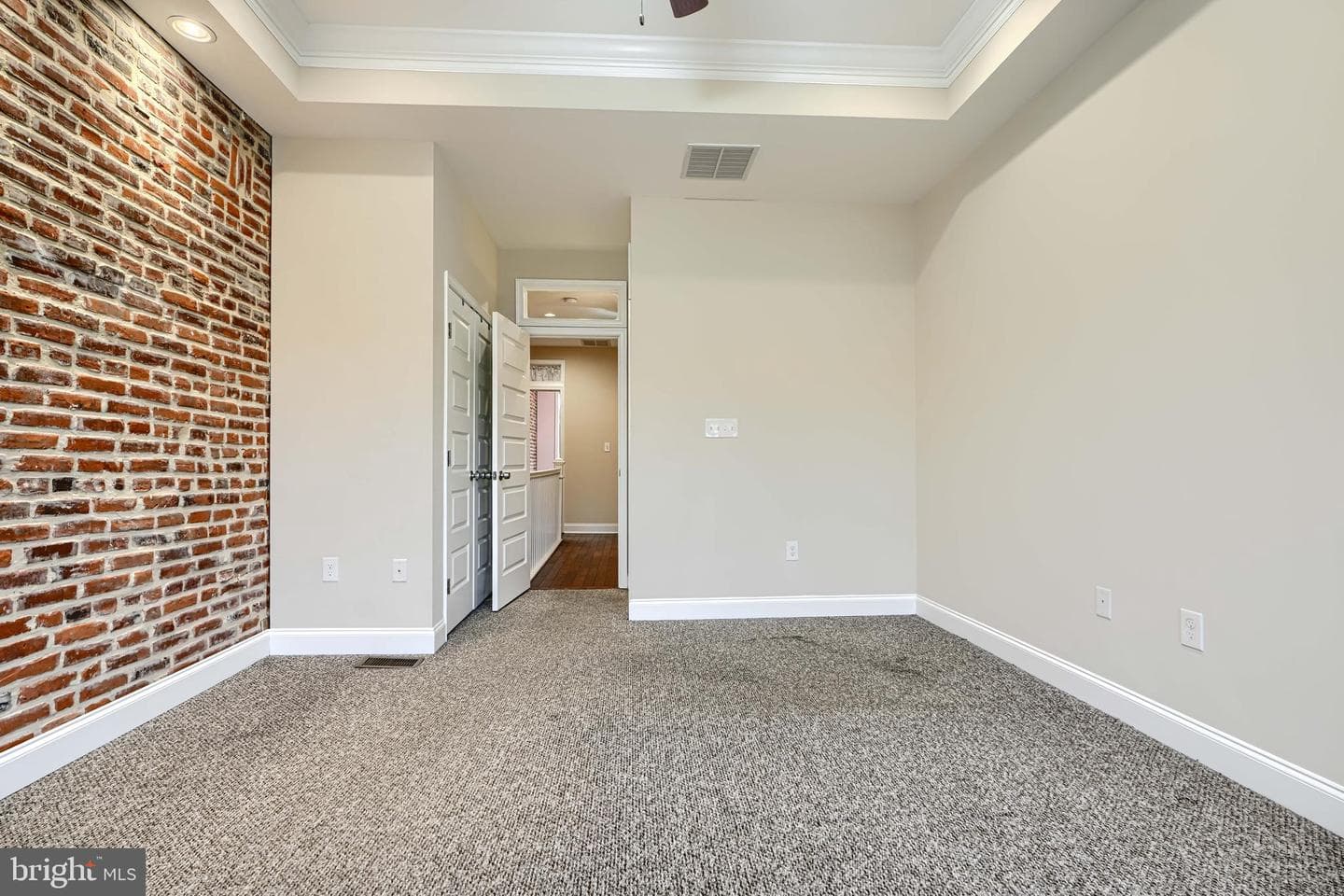 20 S Ellwood Avenue photo 26