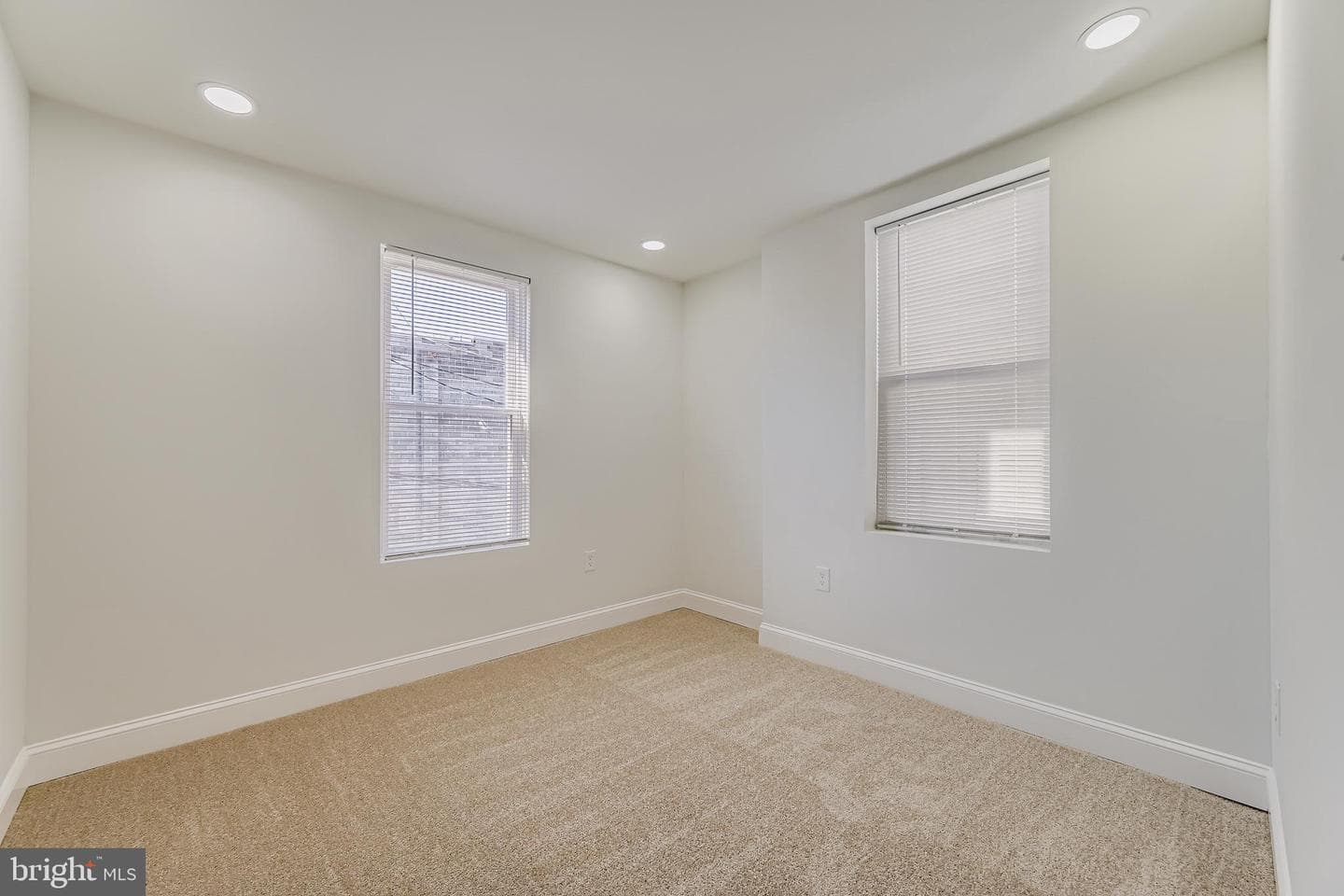 1438 N Broadway photo 20