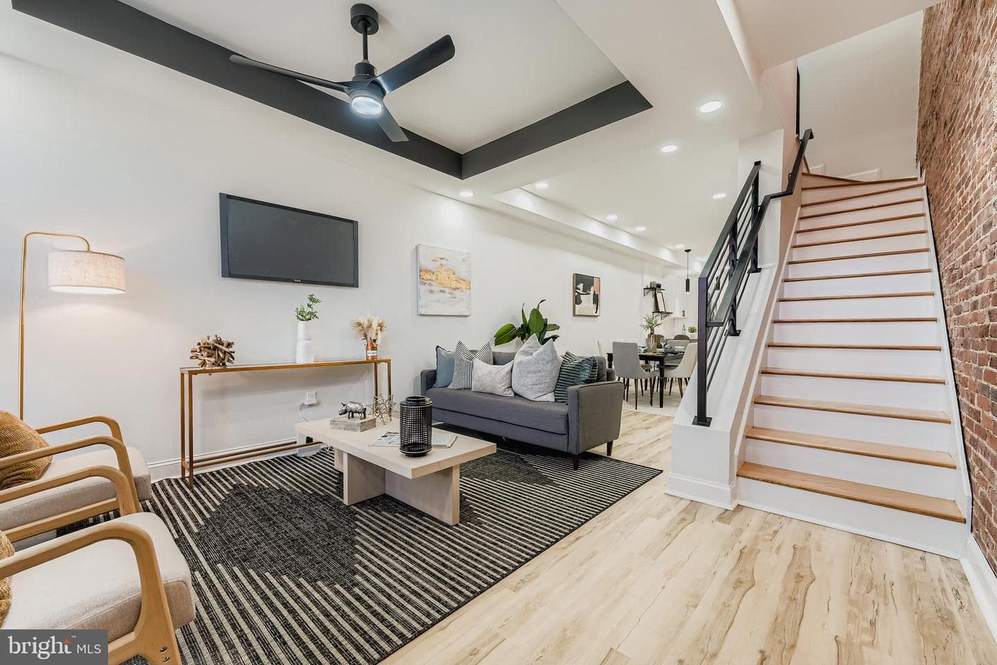 1438 N Broadway photo 4