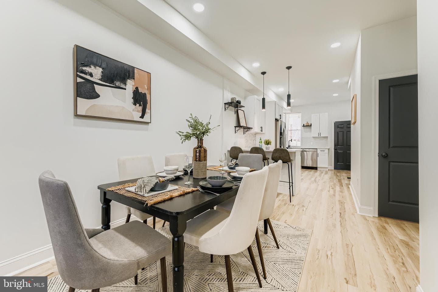 1438 N Broadway photo 7