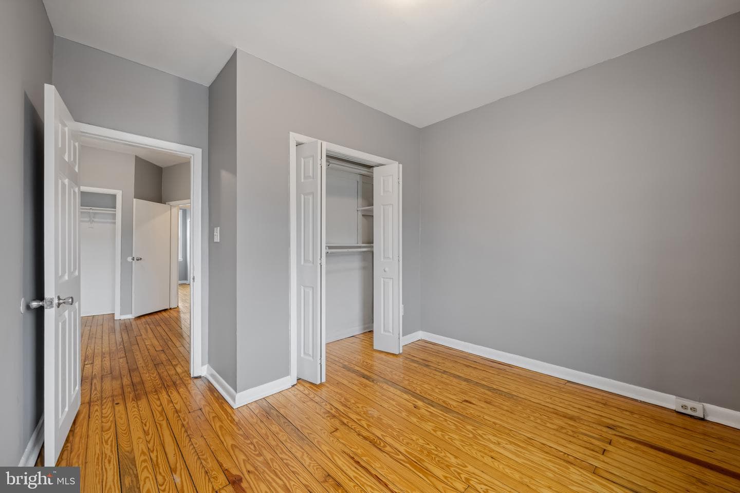 628 Savage Street S photo 24