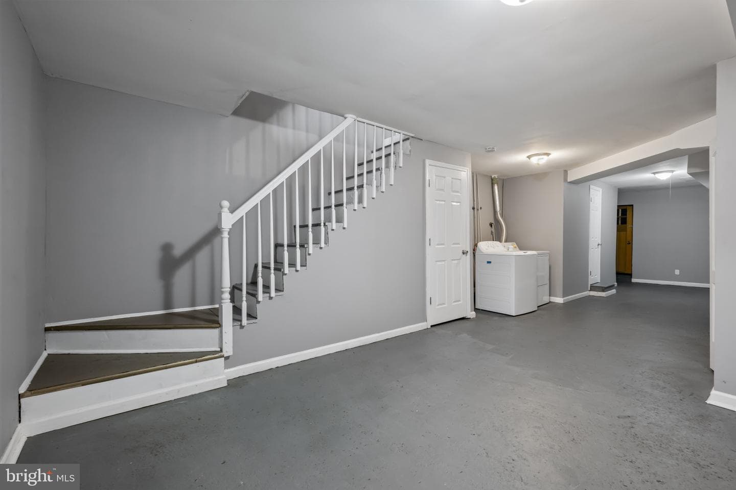 628 Savage Street S photo 26