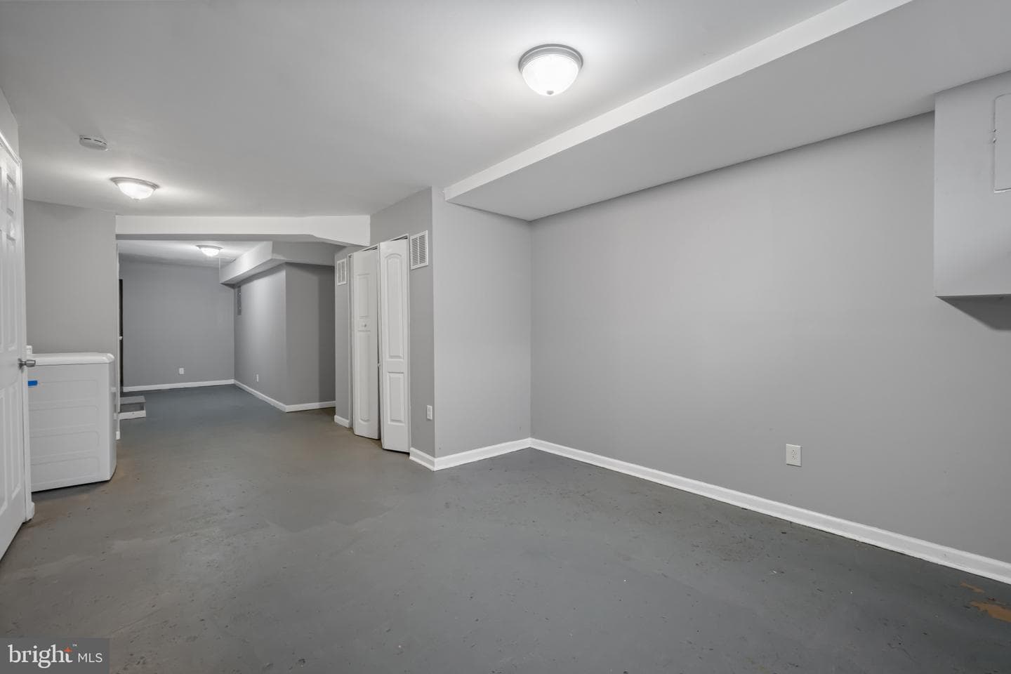 628 Savage Street S photo 27