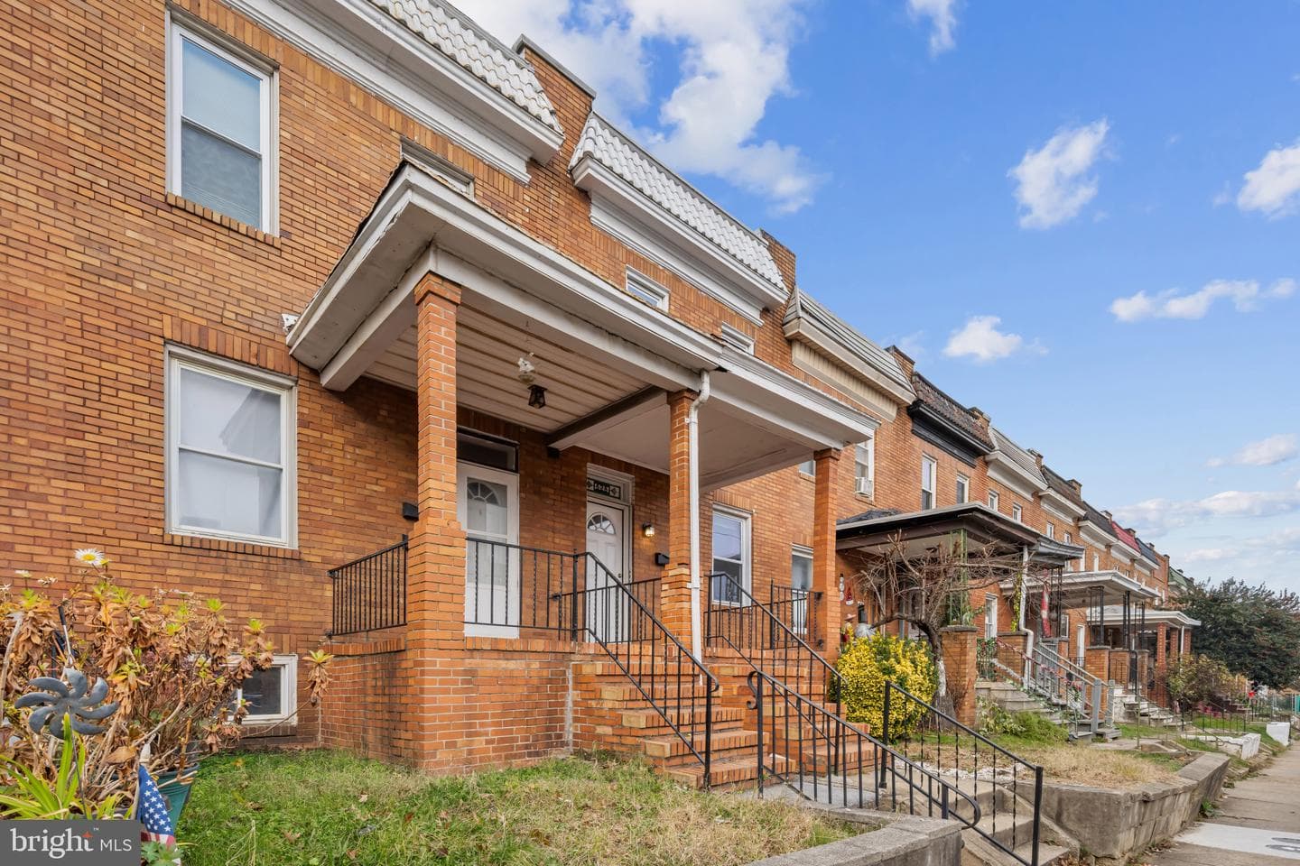 628 Savage Street S photo 43