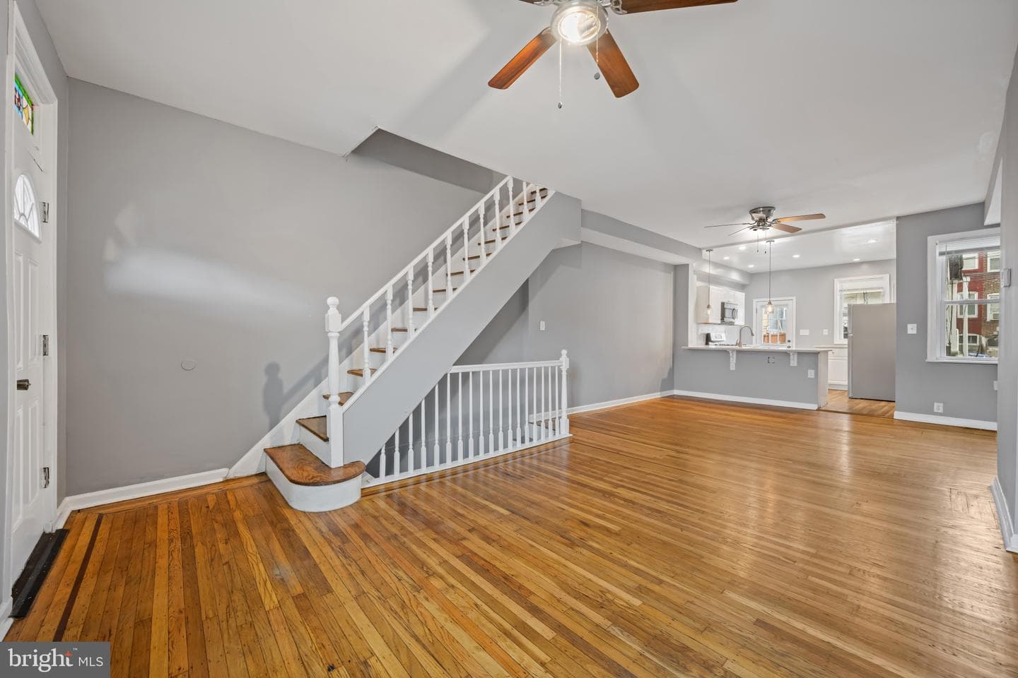628 Savage Street S photo 7