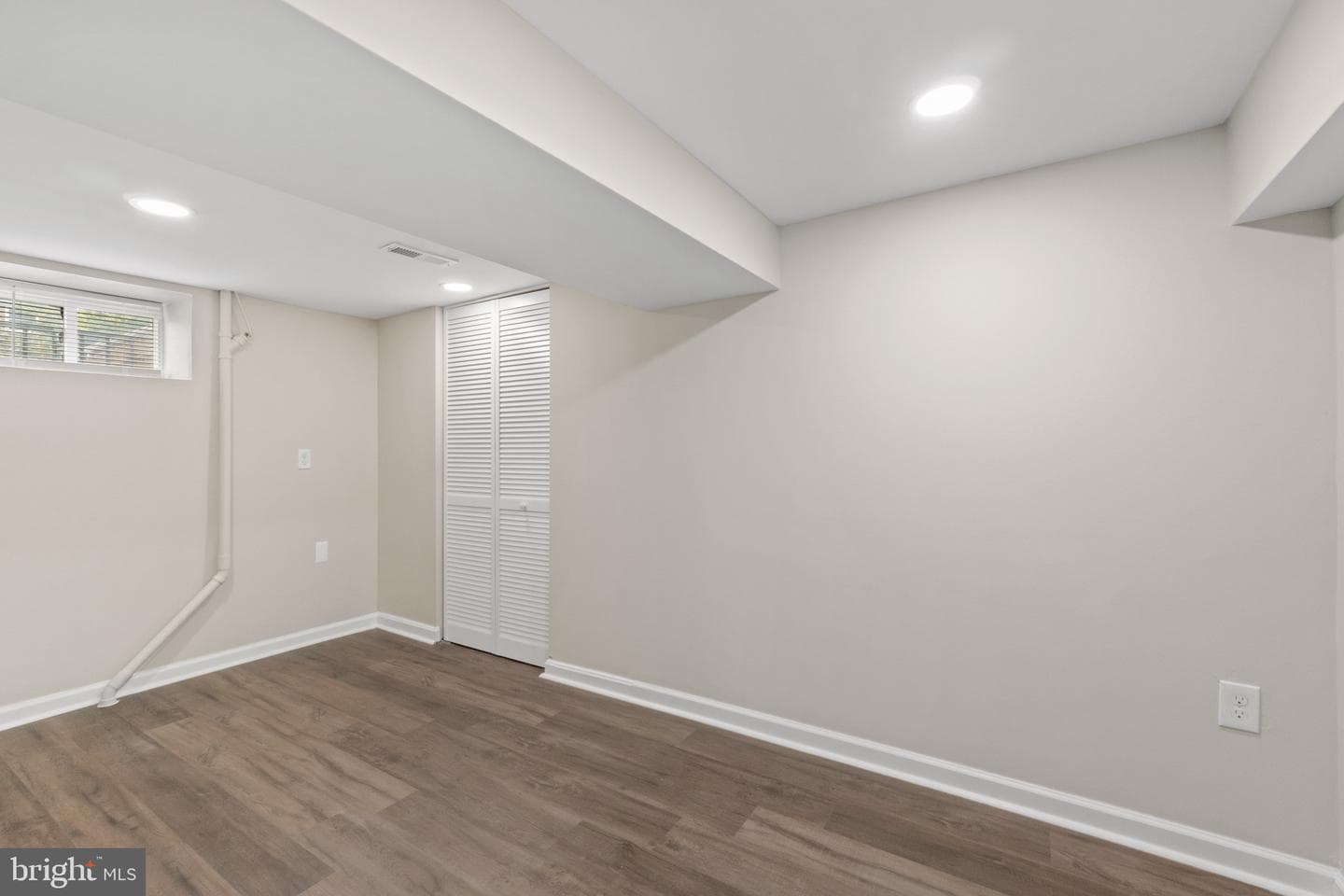 1116 Dundalk Avenue photo 9