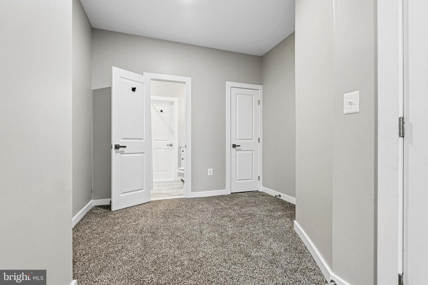 2906 Clifton Avenue photo 17