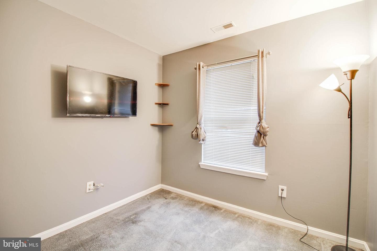 1408 Olmstead Street photo 19