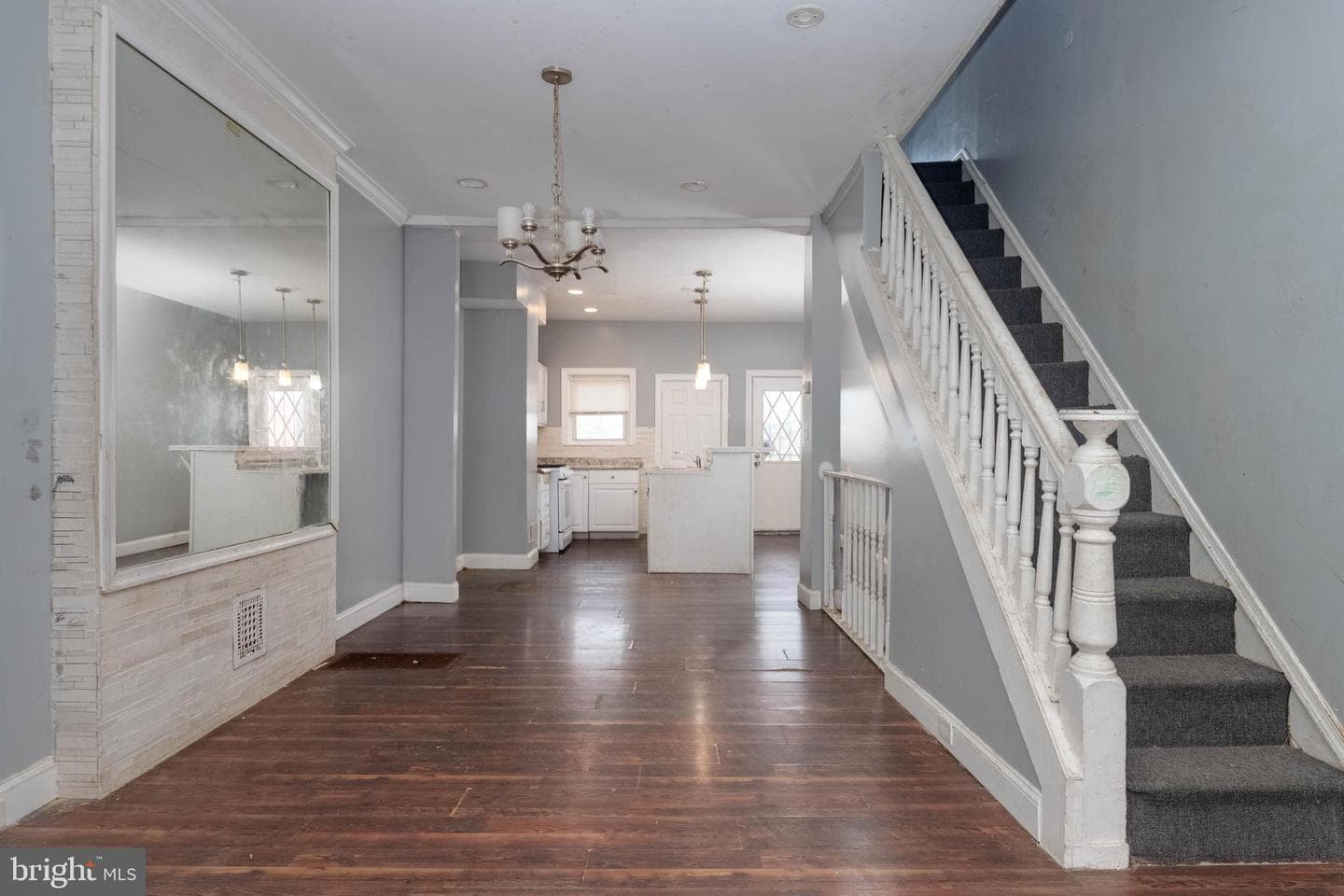 2216 W Fayette Street photo 3