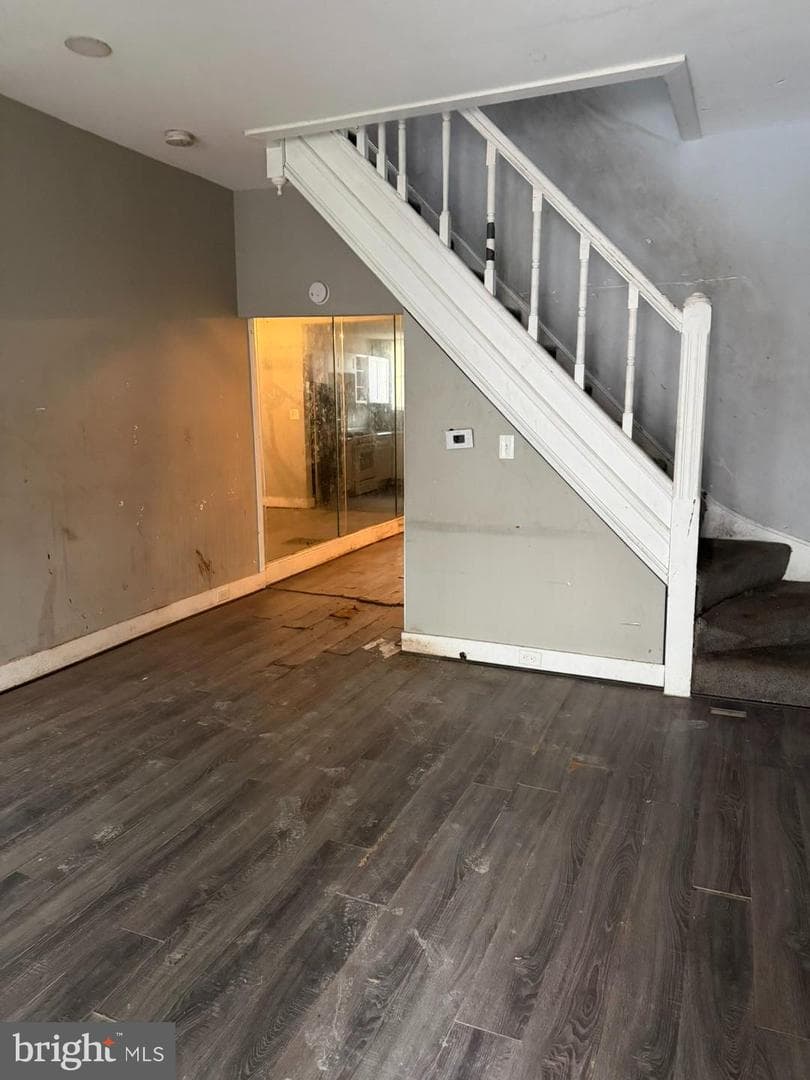 1409 E Lanvale Street photo 3