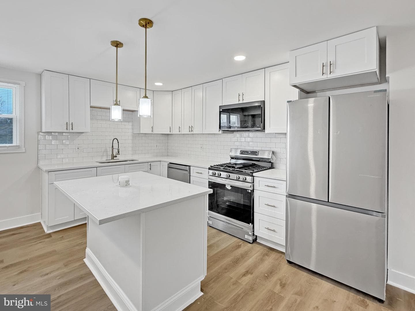 4217 Doris Avenue photo 1