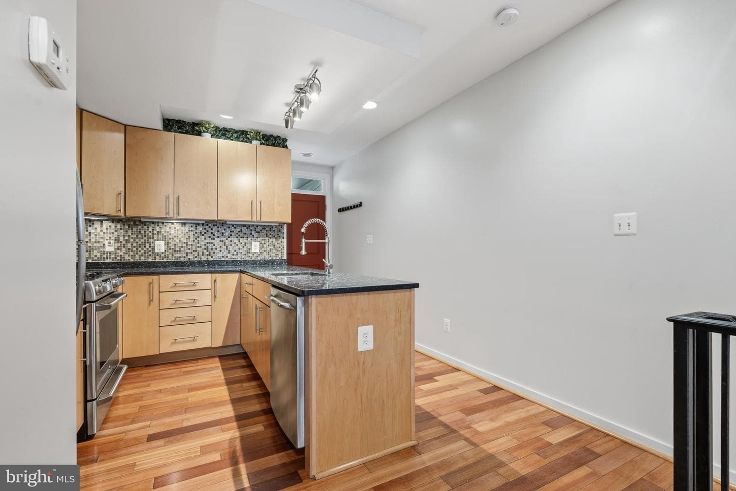 21 N Decker Avenue photo 10