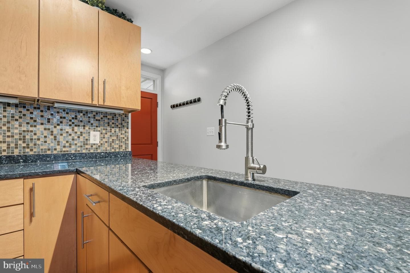 21 N Decker Avenue photo 11