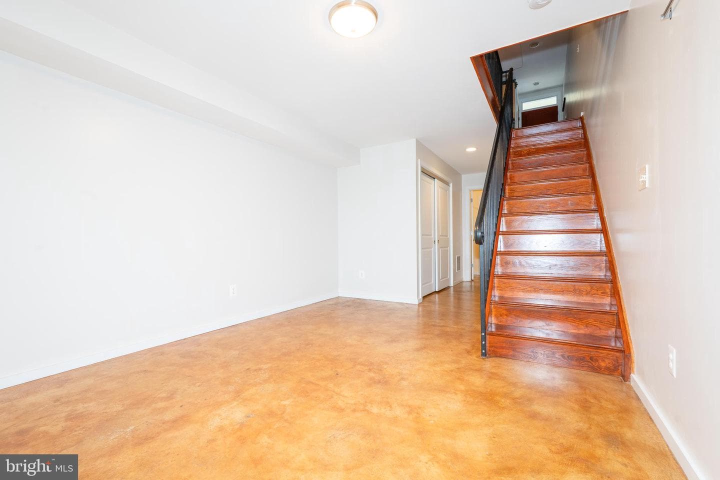 21 N Decker Avenue photo 33