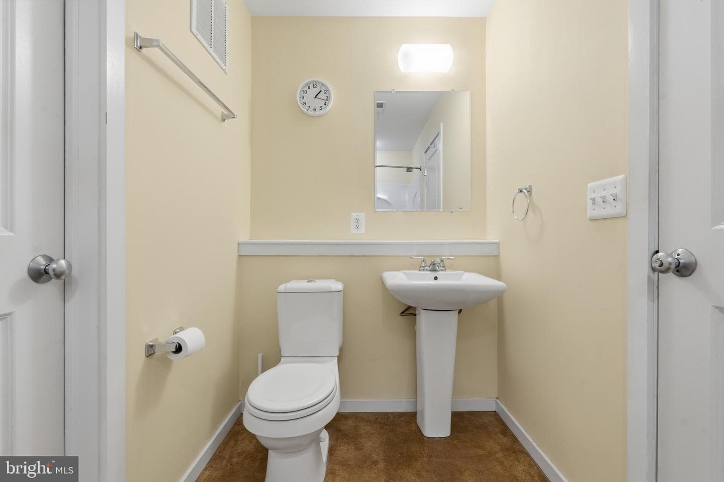 21 N Decker Avenue photo 35