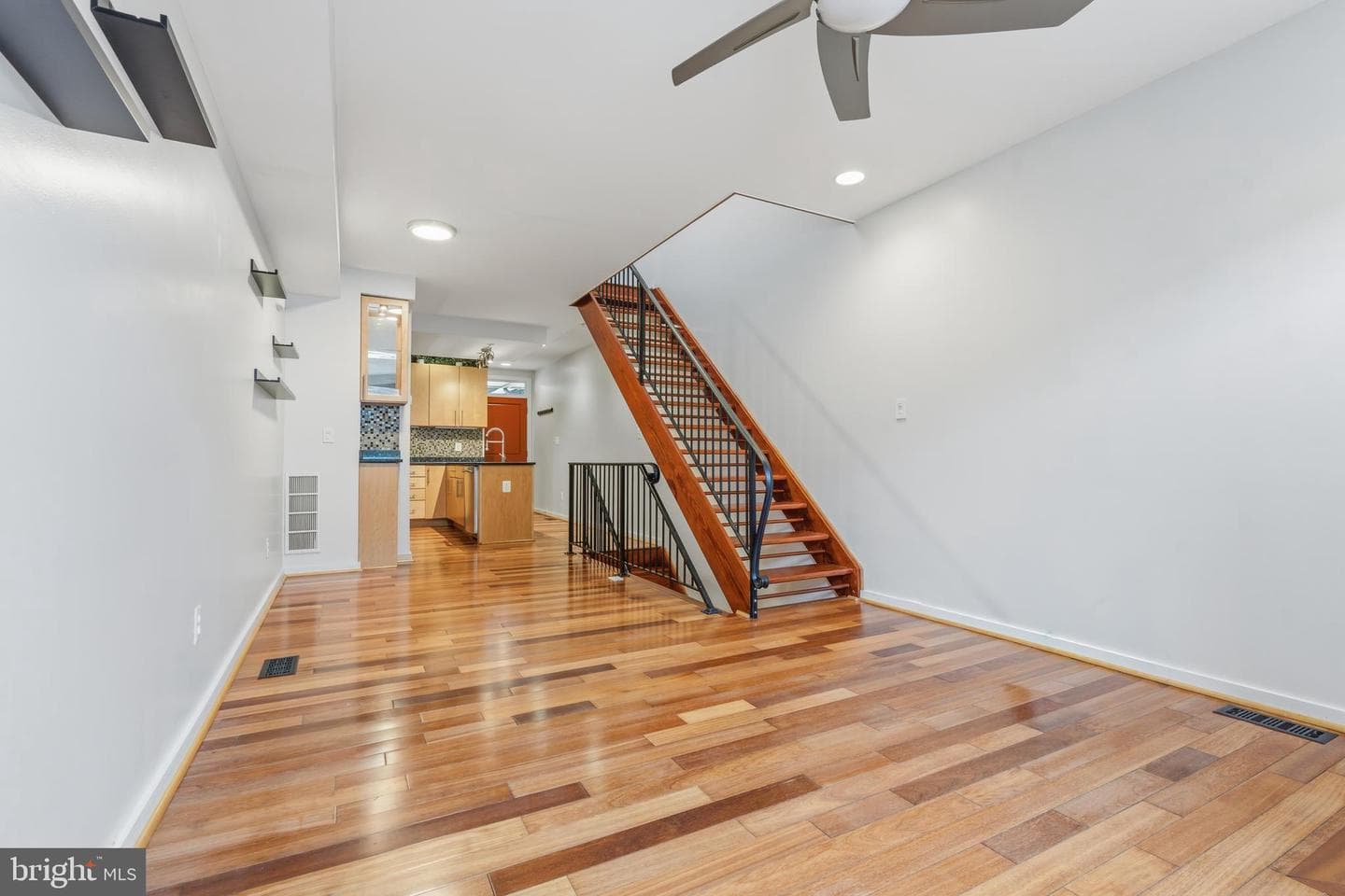21 N Decker Avenue photo 5