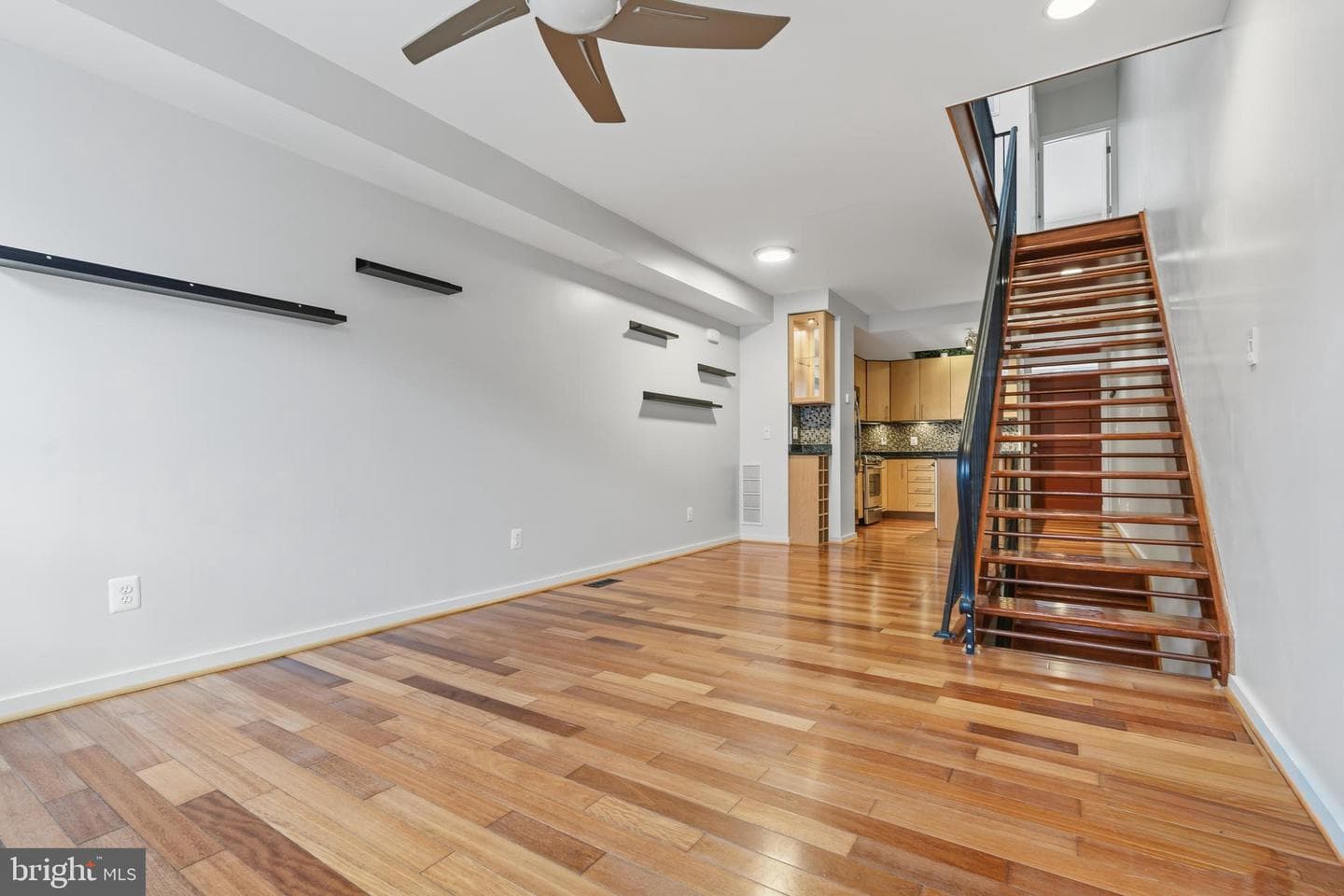 21 N Decker Avenue photo 6