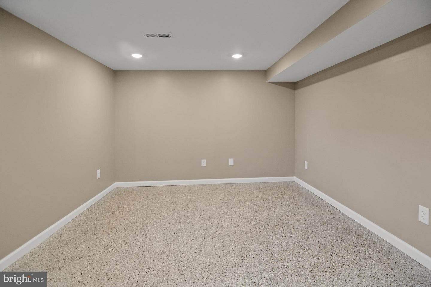5900 Winthrope Avenue photo 19