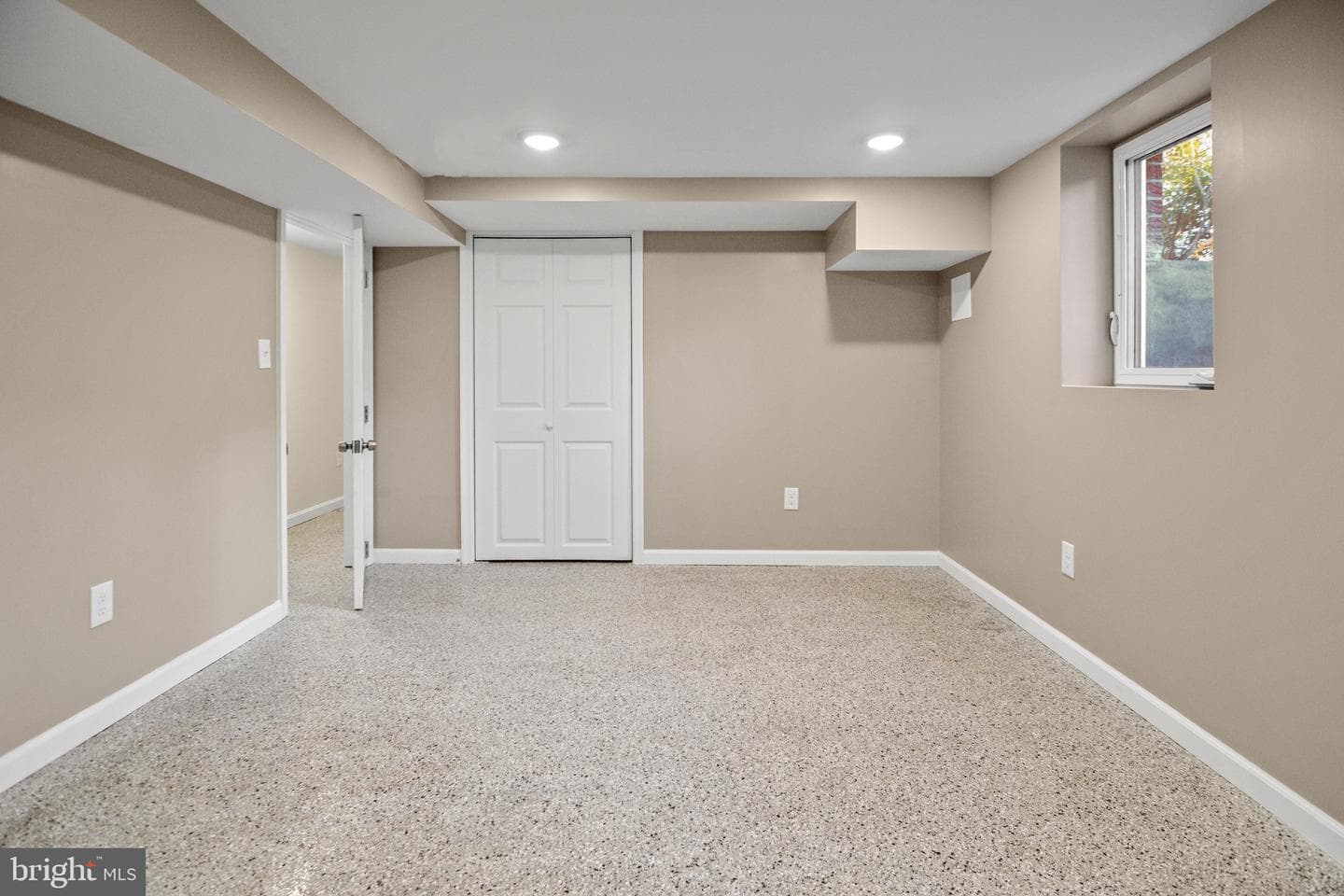 5900 Winthrope Avenue photo 21