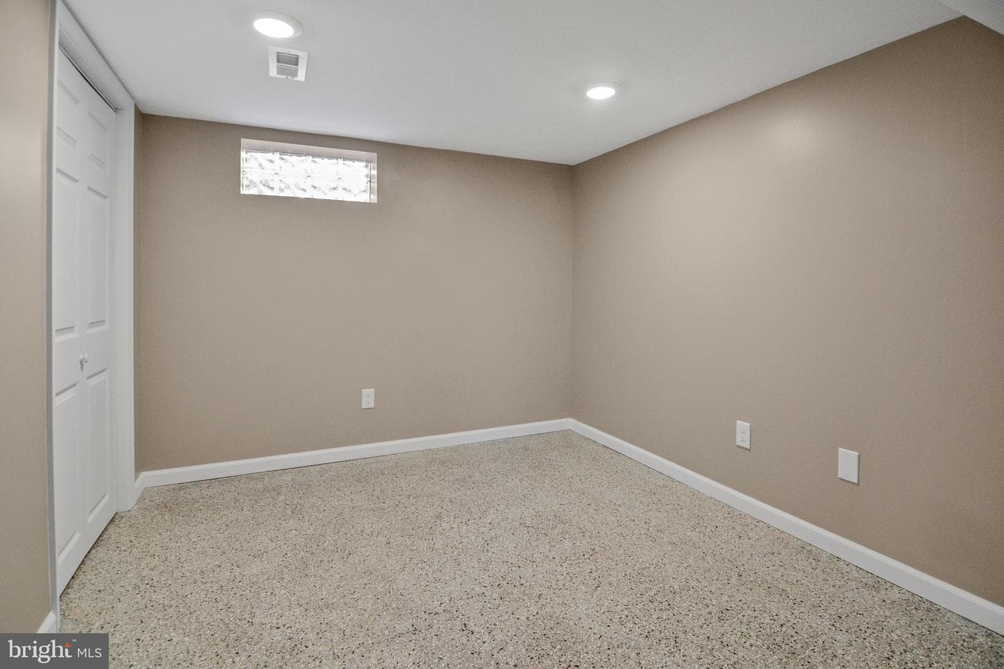 5900 Winthrope Avenue photo 23