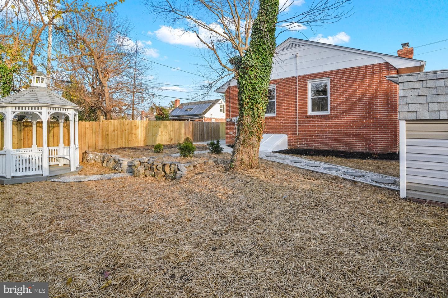5900 Winthrope Avenue photo 32