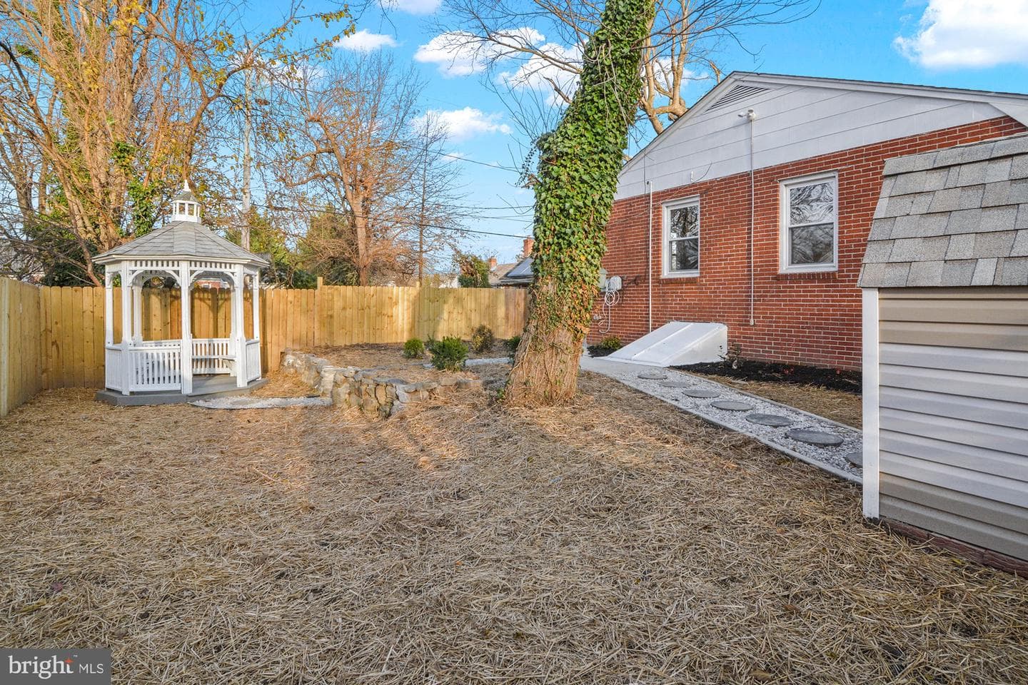 5900 Winthrope Avenue photo 33
