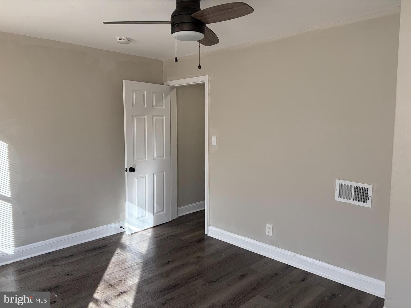 2715 Bookert Drive photo 12
