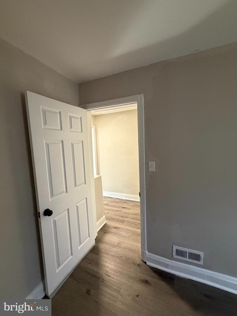 2715 Bookert Drive photo 4