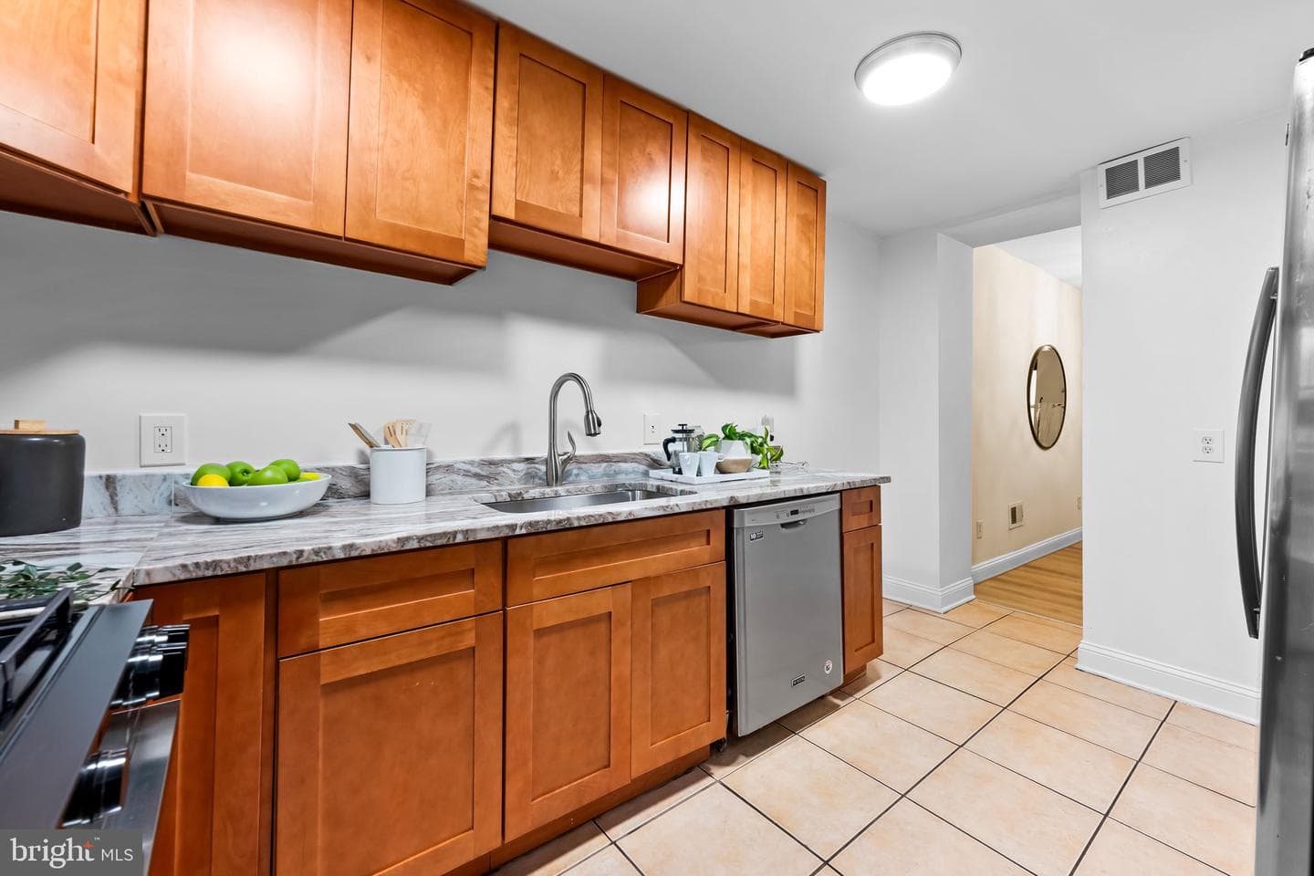 602 Scott Street photo 10