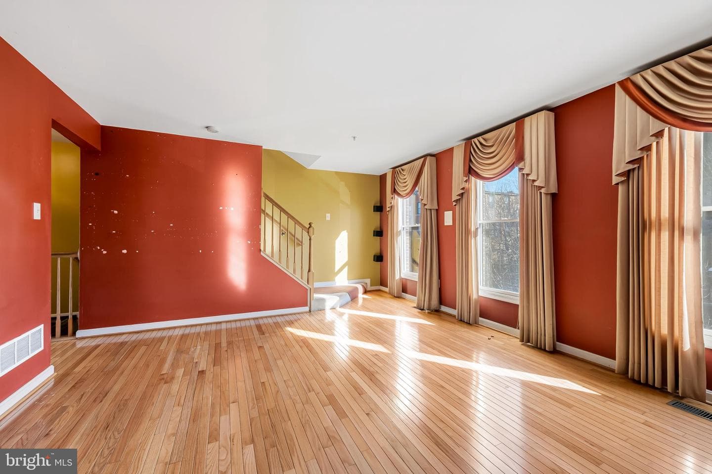 252 Robert Street photo 11