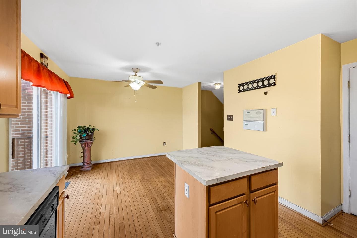 252 Robert Street photo 18