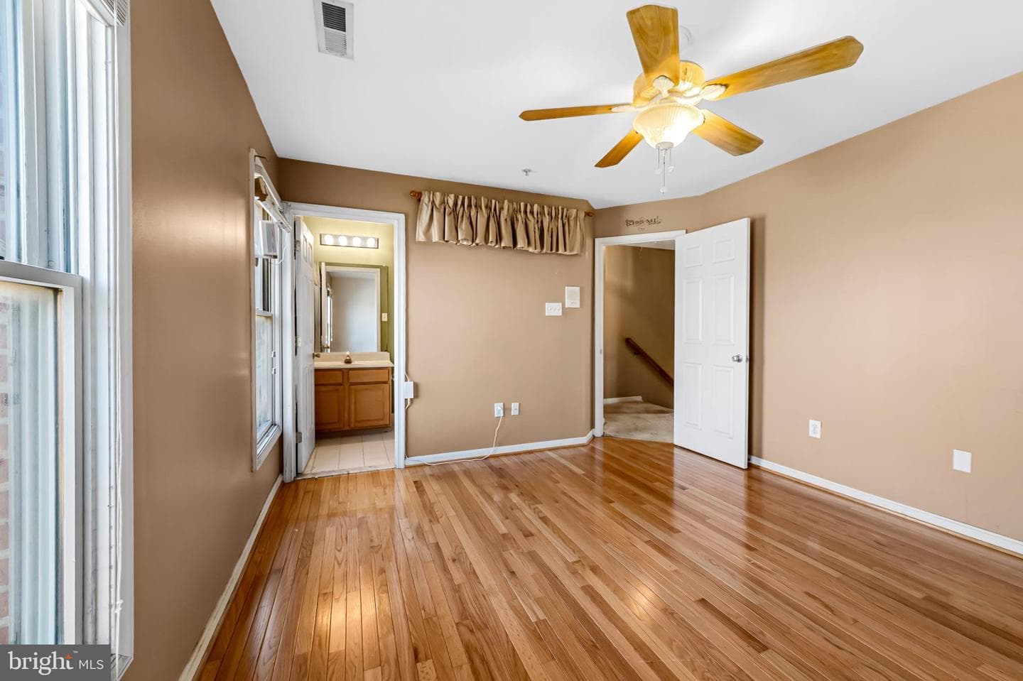 252 Robert Street photo 27