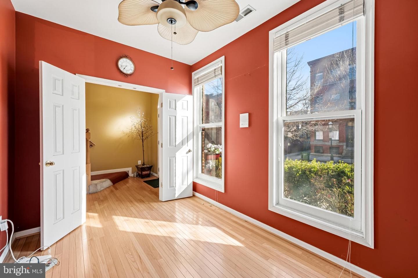 252 Robert Street photo 5
