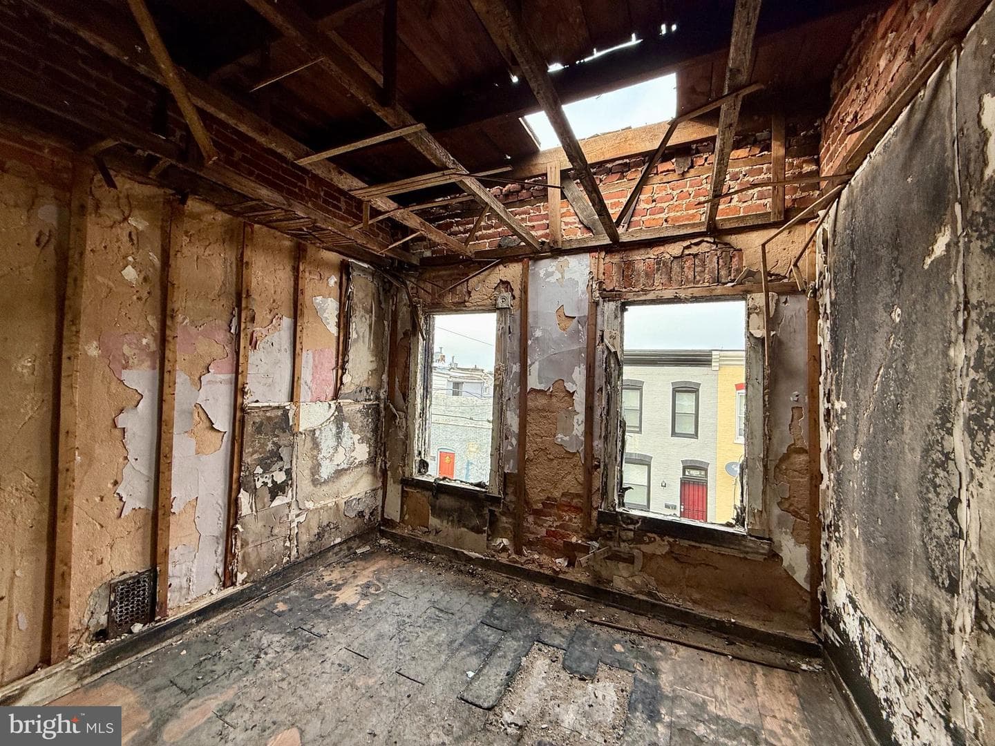 3301 Noble Street photo 4