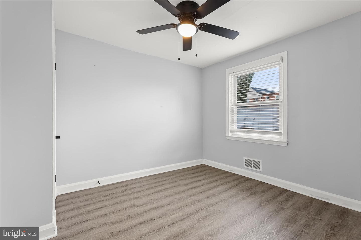 4352 Eldone Road photo 15
