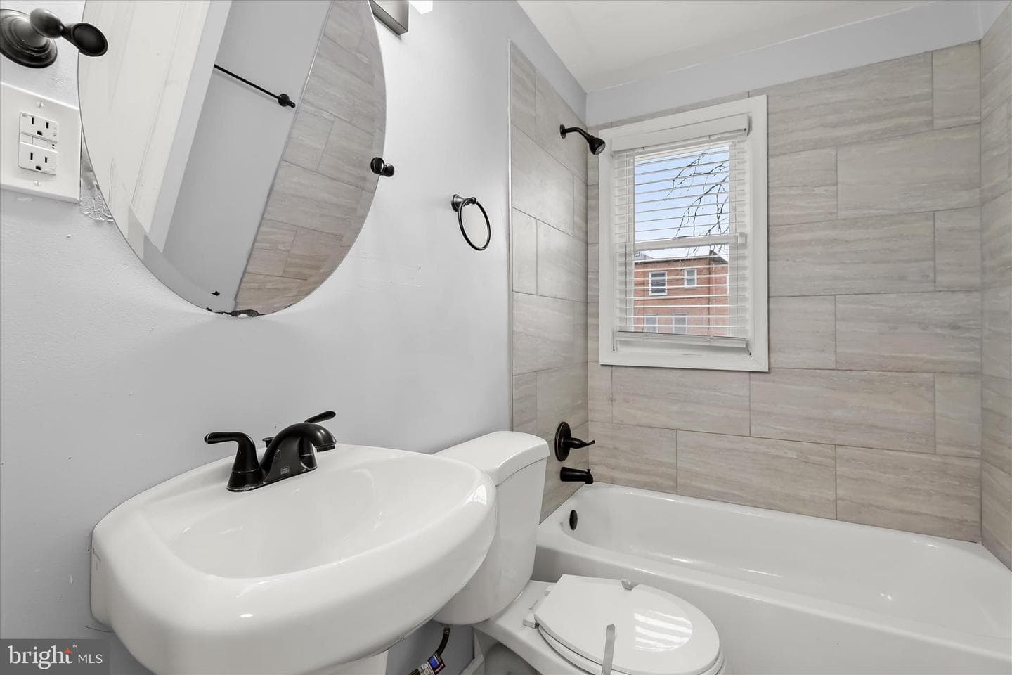 4352 Eldone Road photo 17
