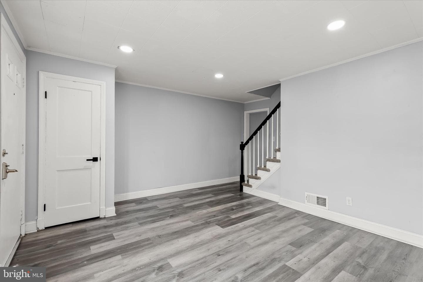 4352 Eldone Road photo 5