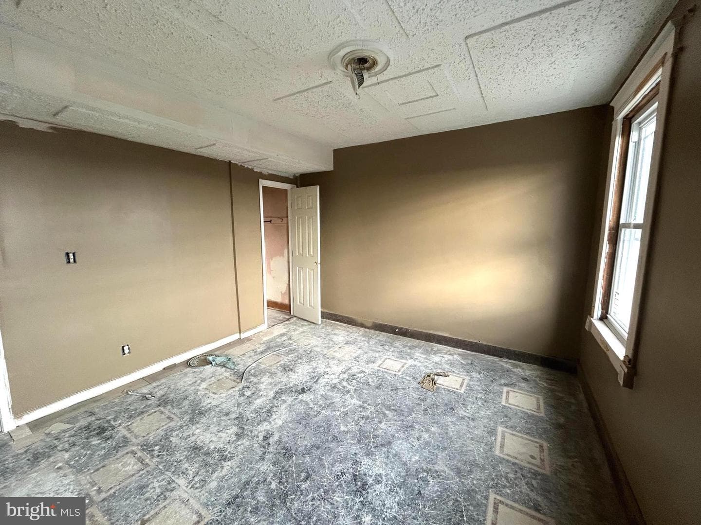 2737 Wilkens Avenue photo 12